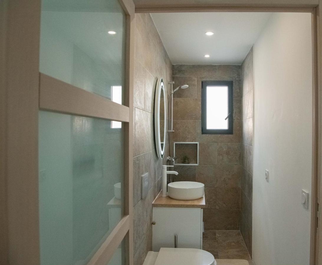 Studio Meuble Avec Terrasse Port-de-Bouc Bagian luar foto